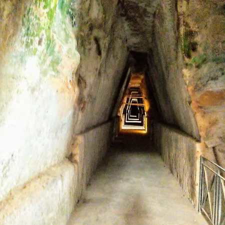 Mirabilis Domus Bacoli